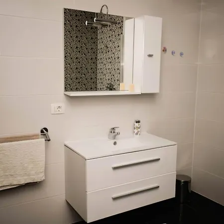 Apartman Vita شقة *